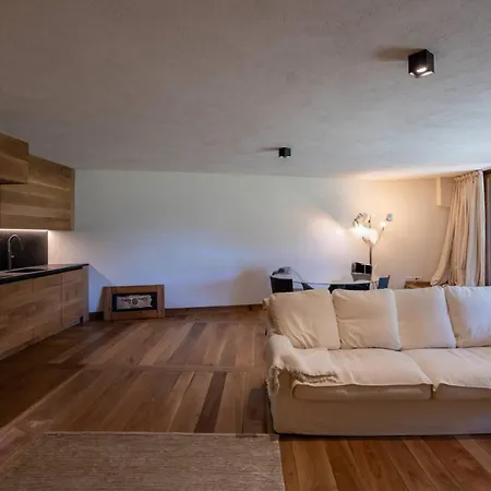 Piazzale Della Funivia - 4br Chalet- If You Want To Book, Please Contact On Wh-ats-app - 0034-635-518-057 !!!! Villa *