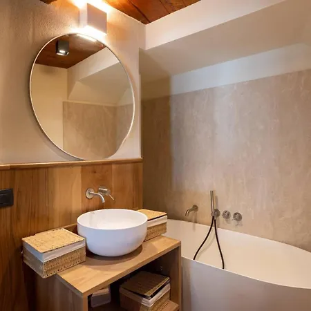 Piazzale Della Funivia - 4br Chalet- If You Want To Book, Please Contact On Wh-ats-app - 0034-635-518-057 !!!! فيلة