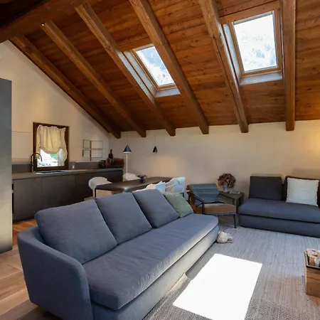 Villa Piazzale Della Funivia - 4br Chalet- If You Want To Book, Please Contact On Wh-ats-app - 0034-635-518-057 !!!! Courmayeur