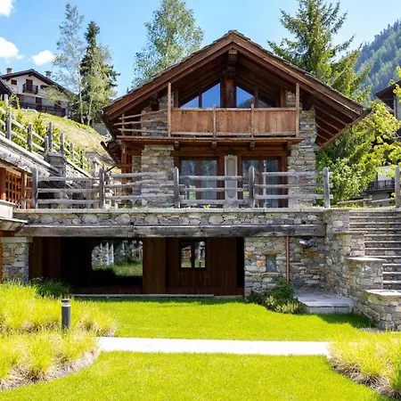 Piazzale Della Funivia - 4br Chalet- If You Want To Book, Please Contact On Wh-ats-app - 0034-635-518-057 !!!! Villa Courmayeur